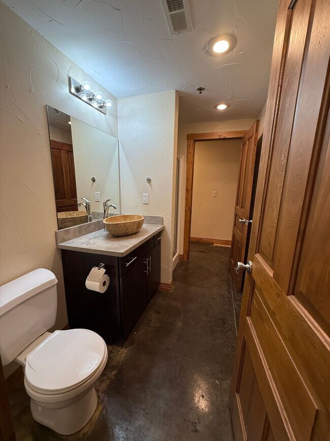 Foto del edificio - MOVE IN SPECIAL! 1 BEDROOM LOFT @ OLIVER'S...