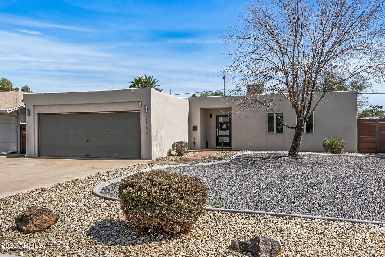 Primary Photo - 5247 N 8th Pl