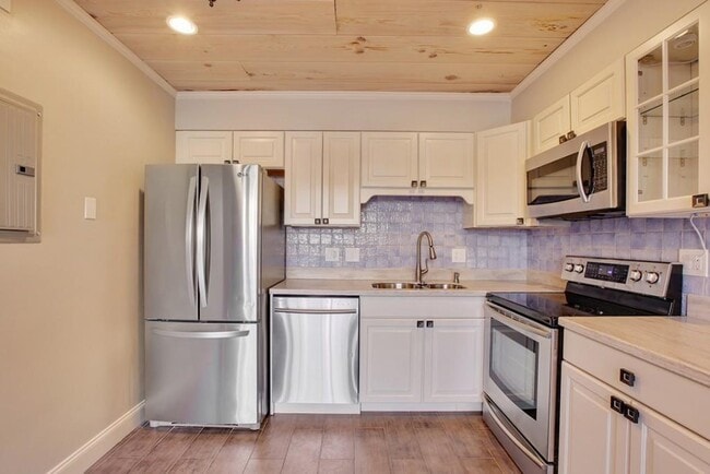 Building Photo - 150 Maribeau Square NW