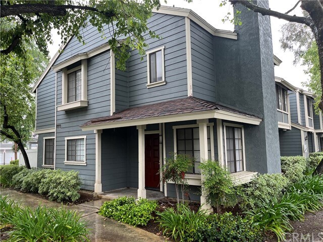 Foto principal - 8716 1/2 Pine Crest Pl