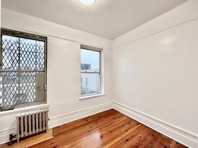 Building Photo - 22 St Nicholas Pl