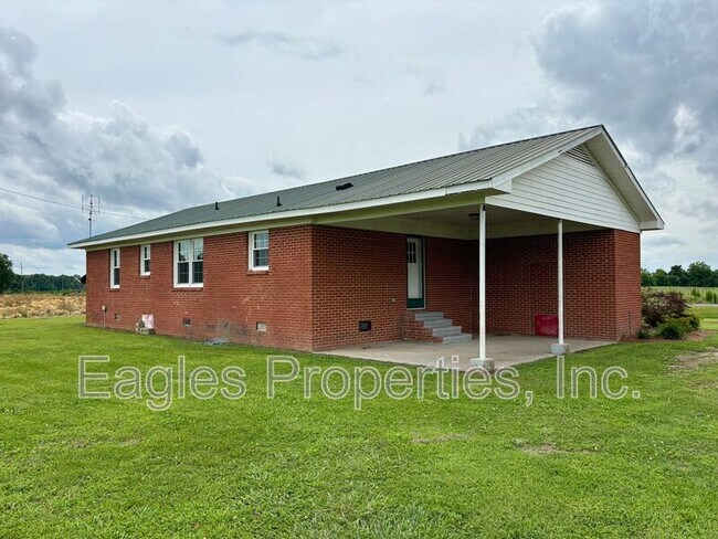Foto del edificio - 342 Leon Flowers Rd