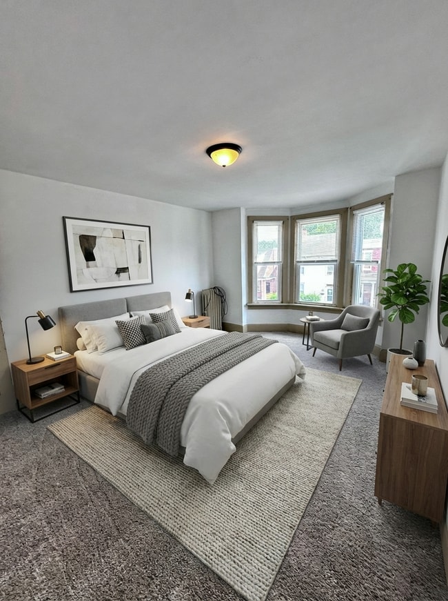 Foto del edificio - Large 3 Bedroom Home in Harrisburg