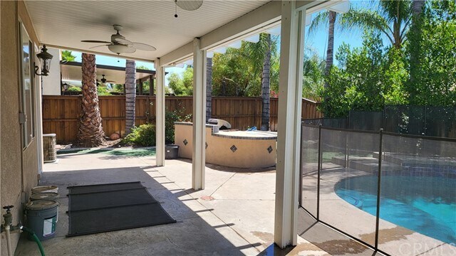 Foto del edificio - 8603 Farmhouse Ln