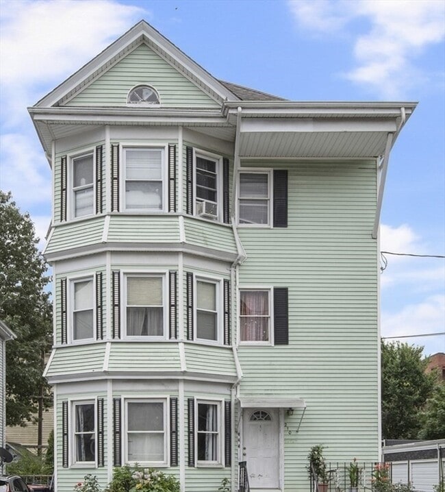 Building Photo - 210 Whitman St