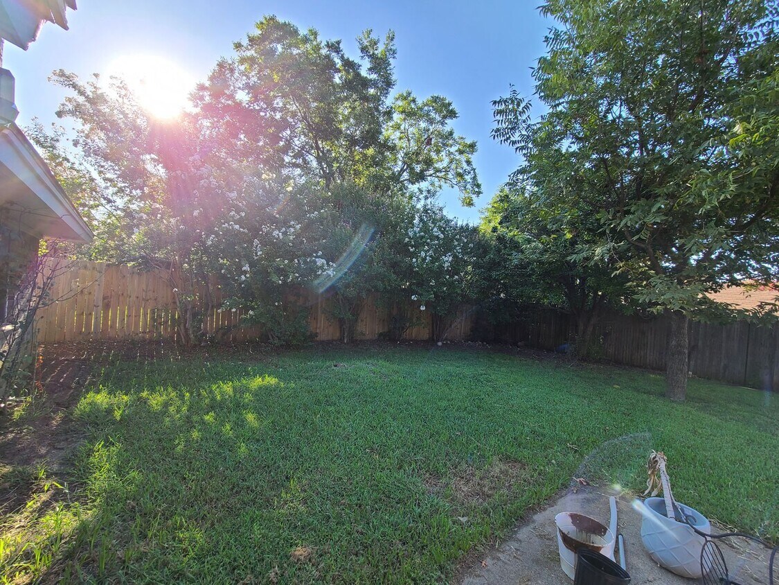 Primary Photo - 4 bed 2 baths Coming soon!