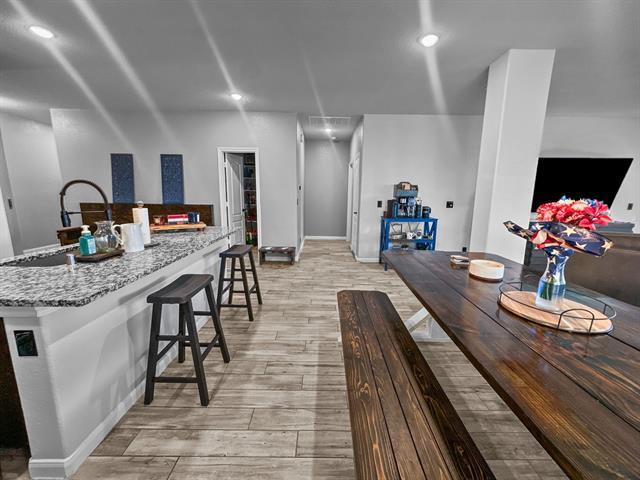 Foto del edificio - 1120 Kingbird Ln