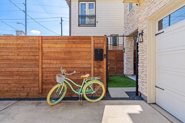 Foto del edificio - 807 Nicholson St