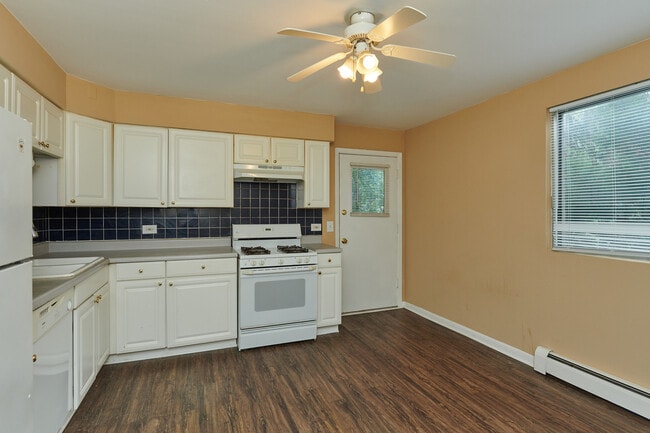 Building Photo - 1762 W Highland Ave
