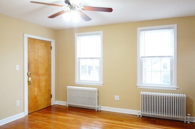 Building Photo - 807 Kennebec Ave