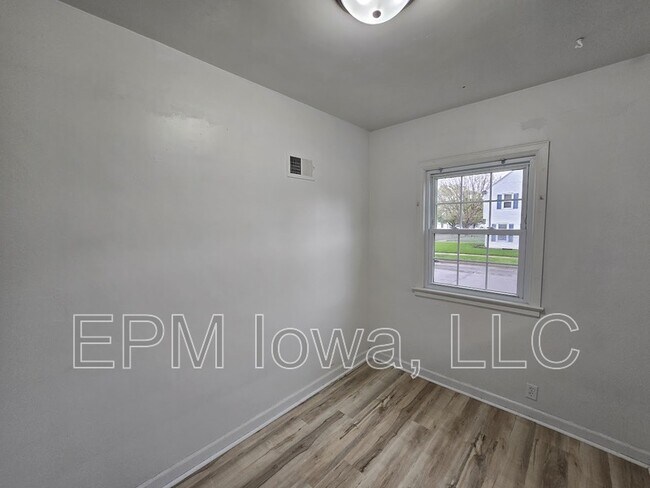 Foto del edificio - 1524 Williston Ave