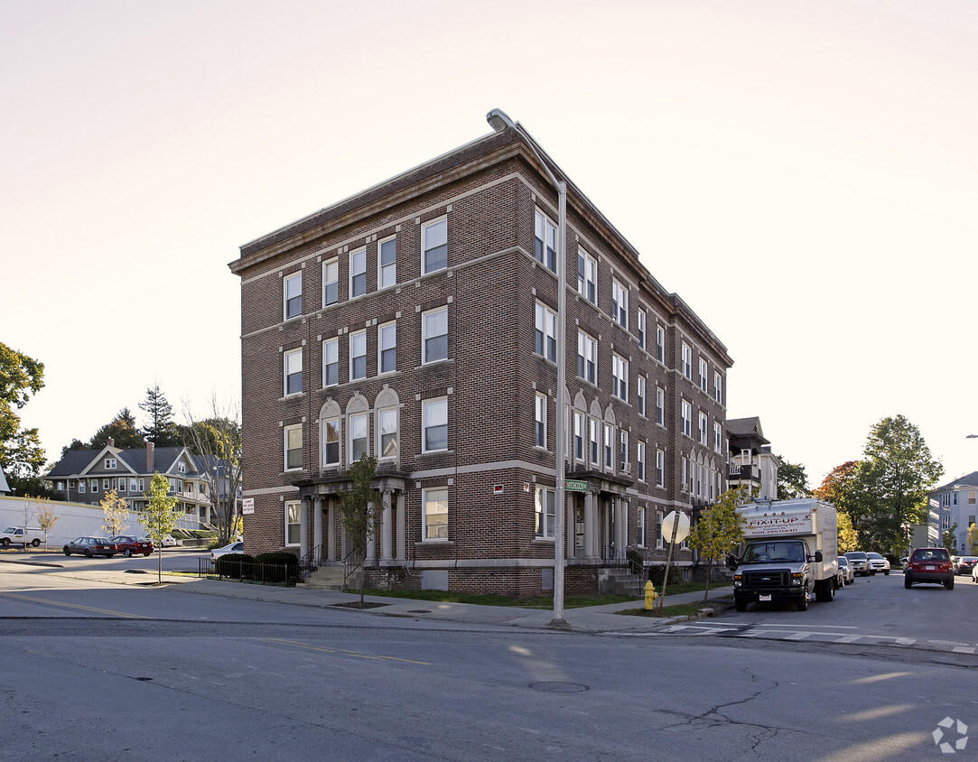 Building Photo - 1129 Main St