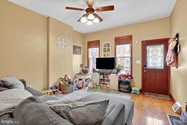 Foto del edificio - 818 Belgrade St