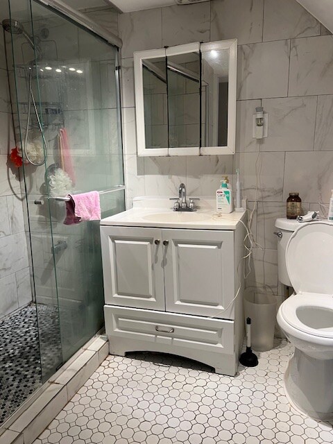 Foto del edificio - 30-60-60 41st St