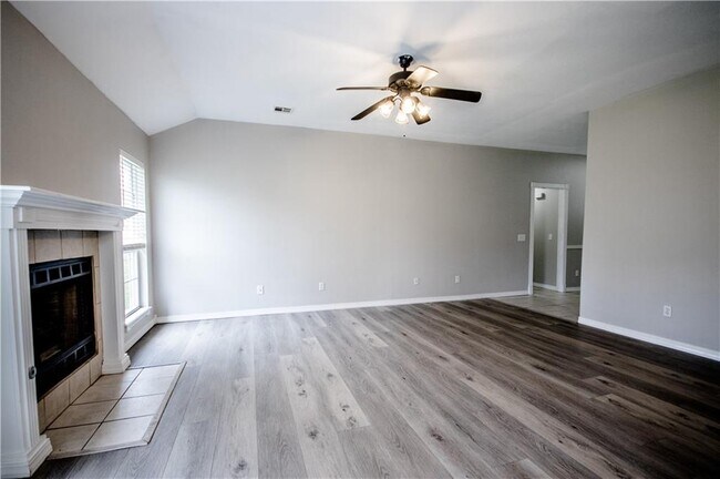 Building Photo - 655 Frances Dr