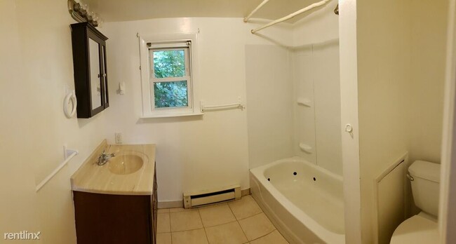 Building Photo - 2 br, 1 bath Duplex - 153 Franklin St