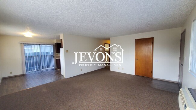 Building Photo - 6009 View Haven Dr