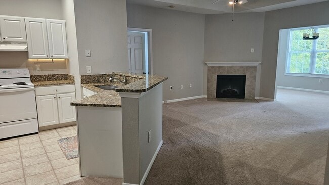 Building Photo - Spacious Two Bedroom Johns Island Condo