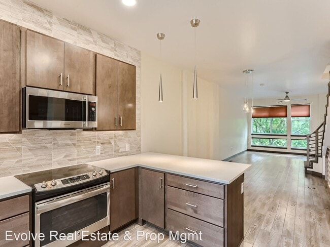 Building Photo - 2 br, 2.5 bath House - 385 22nd St #5