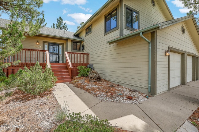 Building Photo - 1000 N Sinagua Heights Dr