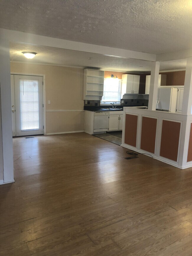 Building Photo - 312 San Carlos Ct