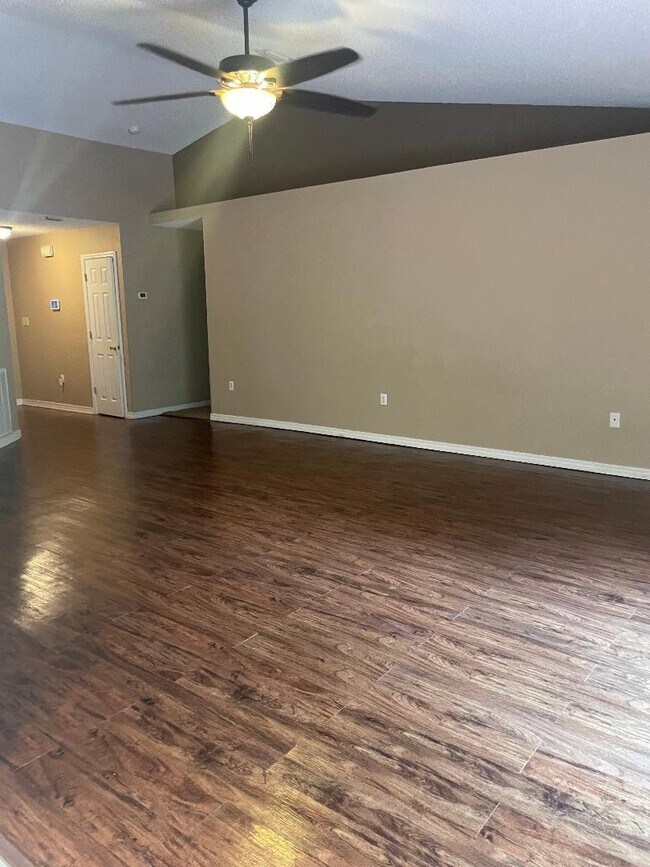 Foto del edificio - 4717 Whitewater Ln