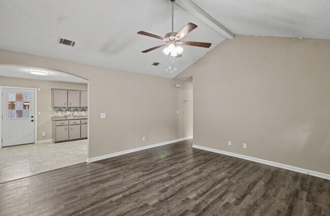 Foto del edificio - 43 Sandy Run Rd