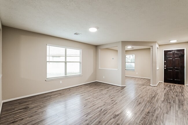 Building Photo - 16030 Arapaho Bend Ln