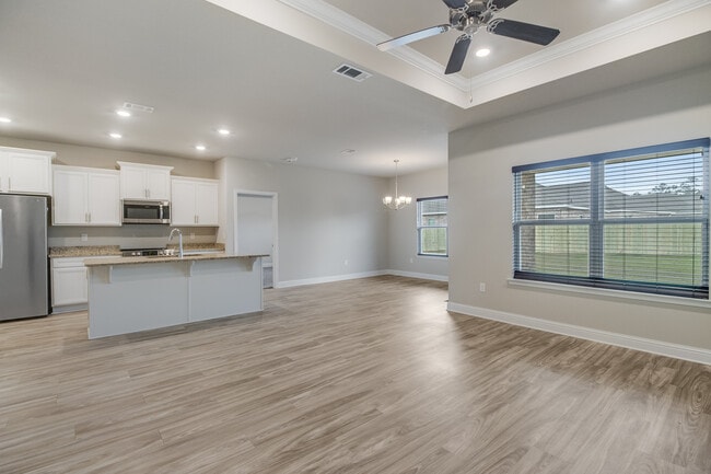 Building Photo - 5468 Overland Dr