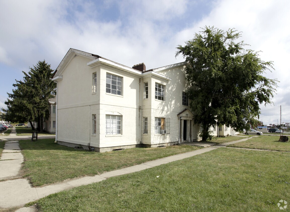 Primary Photo - 3694-3706 E 5th Ave