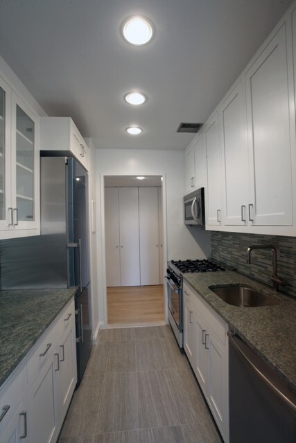 Building Photo - 101 W 55th St