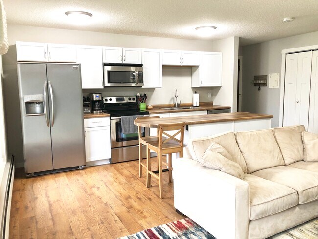 Building Photo - 939 11th Ave S Apt 3