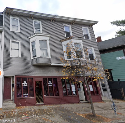 Primary Photo - 94 River St