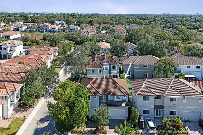 Foto del edificio - 3534 Forest View Cir