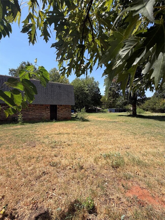 Foto del edificio - 237 E Mohr Ln