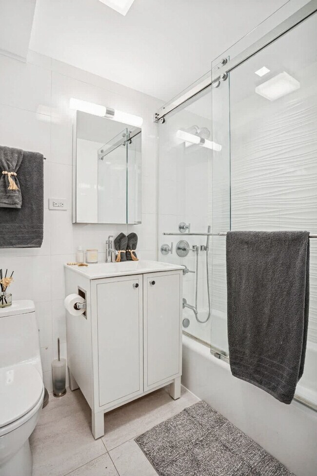 Foto del edificio - 125 E 83rd St