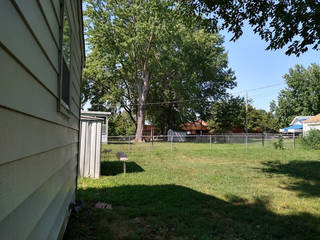 Fenced Back Yard - 680 Dixie St