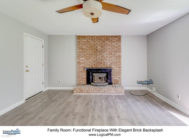 Building Photo - 3 br, 1 bath House - 9890 Doris St