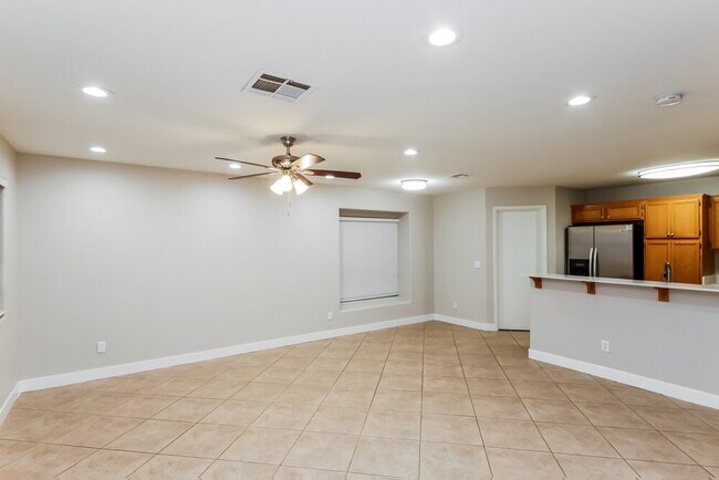 Building Photo - 7425 Flat Rock St