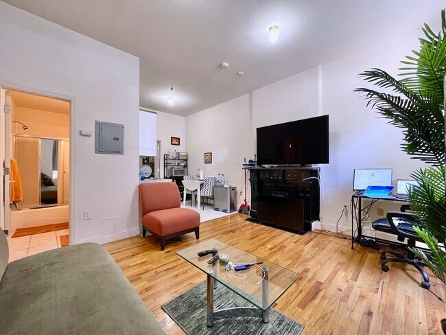 Foto del edificio - 1035 Washington St