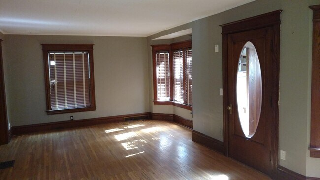 Building Photo - 62 Lapham Park
