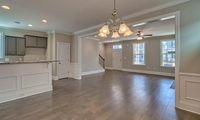 Building Photo - 5 Bedroom 2000 Square Ft Home at Village a...