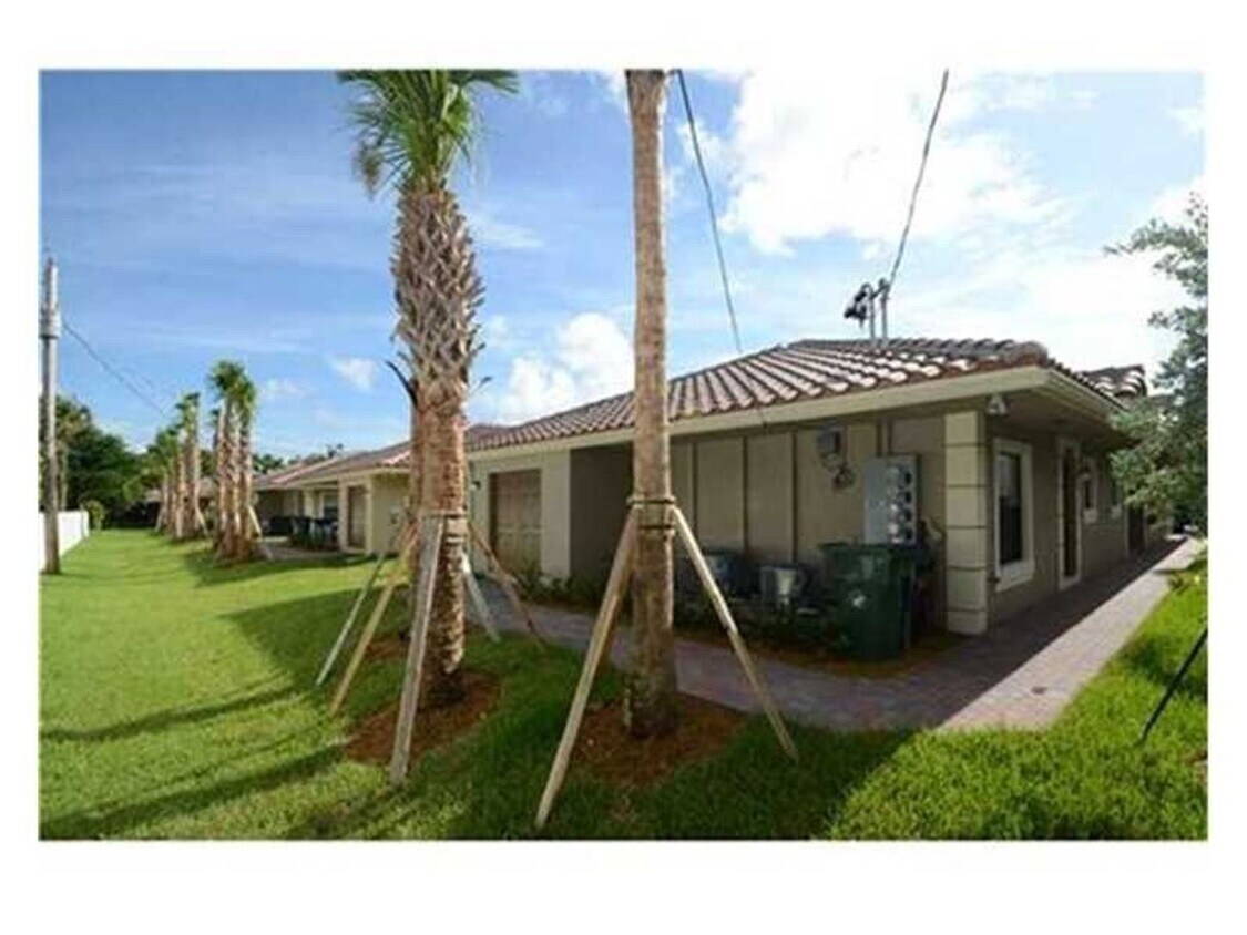 Photo - 1031 NE 10th Ave