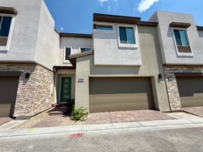 Building Photo - 800 Echelon St
