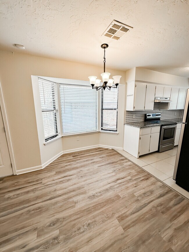 Foto del edificio - 2711 NE Euclid Ave