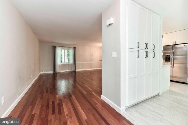 Foto del edificio - 12231 Westwood Hills Dr