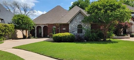 Building Photo - 856 Merion Dr