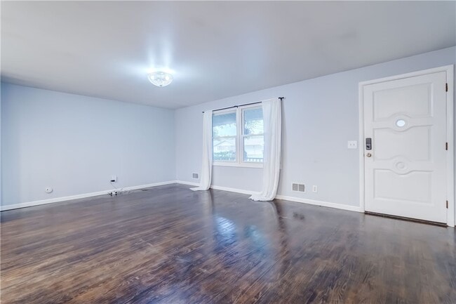 Building Photo - 232 Meadowbriar Rd