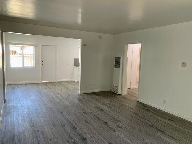 Building Photo - 1 Bedroom Apartment in Long Beach For Rent