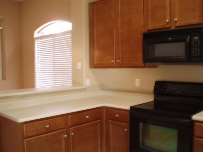 Foto del edificio - 2 BEDROOM 2.5 BATH TOWNHOME IN CHANDLER WI...